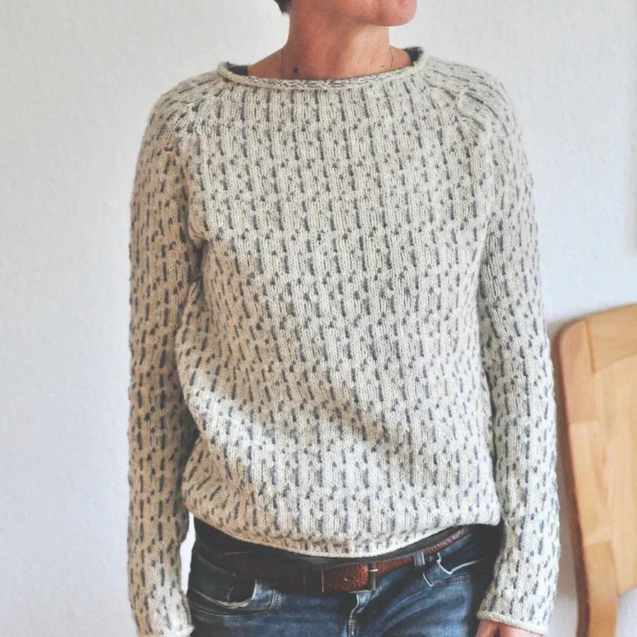 Victoria | Chic Gray Boat Neck Sweater