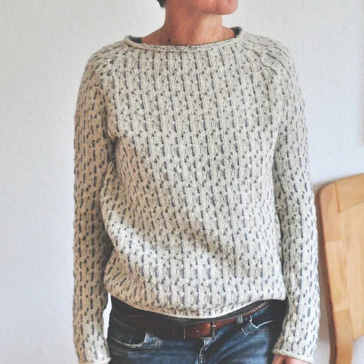 Victoria | Chic Gray Boat Neck Sweater
