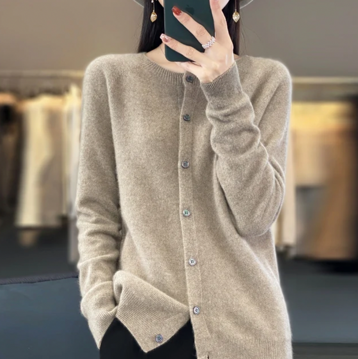 VIVIENNE I Cozy Knit Cardigan for Warmth
