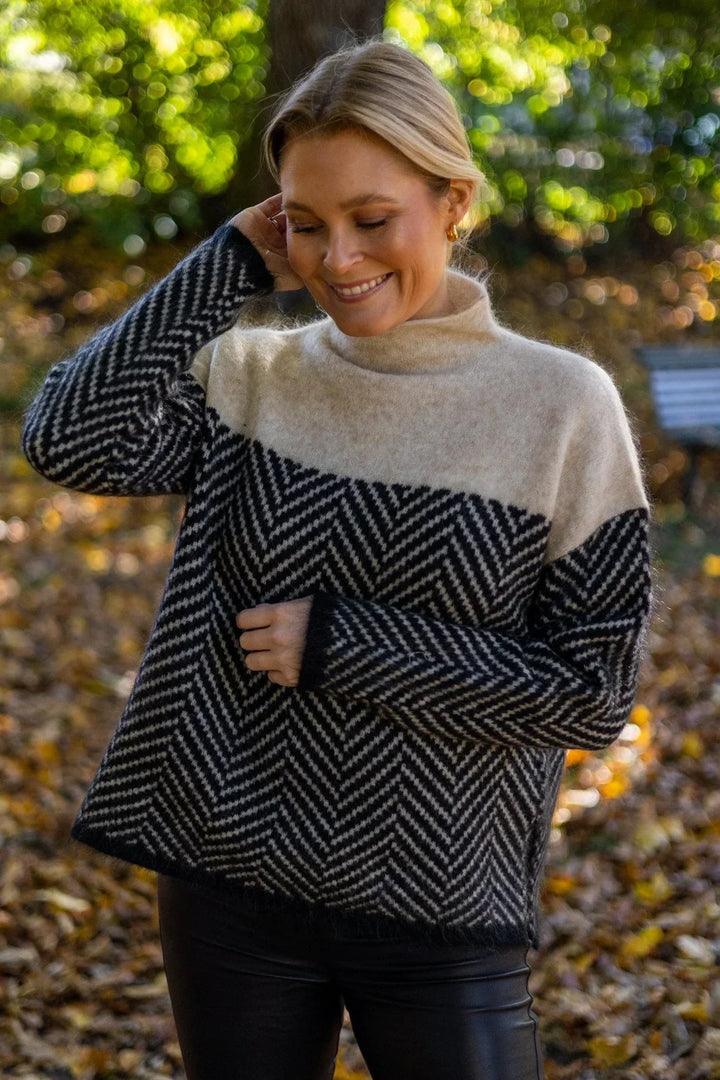ADELIE | Luxurious Knit Turtleneck Sweater
