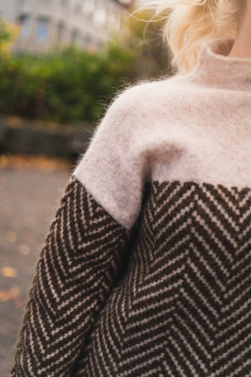 ADELIE | Luxurious Knit Turtleneck Sweater